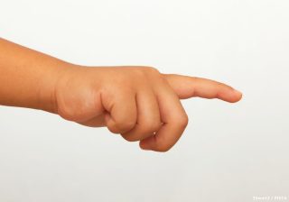 小さい子には「何か」が見える? 3歳息子のホラー行動が怖すぎる【うちのアサトくん第3話】