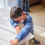 体調が悪い男の子