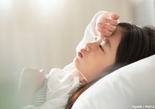 年末年始の「子どもの急な体調不良」どう備える？　医師が解説する発熱時のポイント