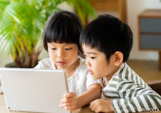 「子どものプログラミング学習」のメリットは？ 何歳から？ 何をどう学ぶべき？