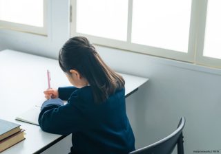 ブラウン大学のママ教授が明かす「共働きが子どもの学力に影響を与える」説の真偽