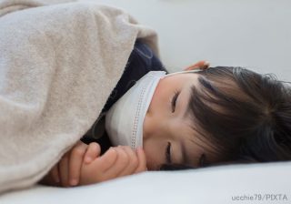 休日に子どもが発熱！ 病院が休みでも慌てない「ホームケア」の基本