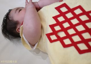 0歳育児で自由ゼロになったママの救った「意外な場所」　子連れOKバーという選択肢（42歳の新米ママ「子育て修行中」第8話）