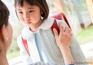 人前に立つと頭が真っ白になる小4娘…「大丈夫」と励まし続けた母親が知った真実