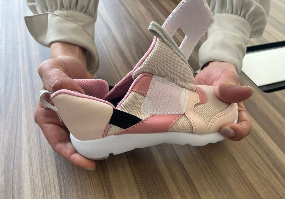 瞬足　パカッとスリット構造